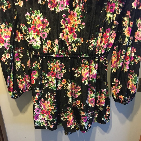 FLORAL Velour Romper with long Sleeves BY SHOW ME YOU MUMU Floral.Medium - Picture 5 of 6